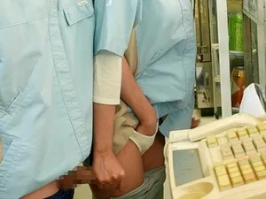 Chồng địt nhau, cô vợ đi "ăn vụng" với cậu sinh viên làm thêm